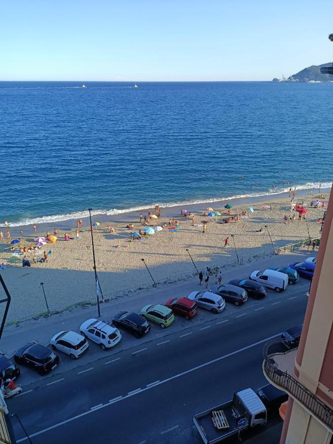 Casa Di Noemi - Seafront With Parking Apartment ซาโวนา ภายนอก รูปภาพ