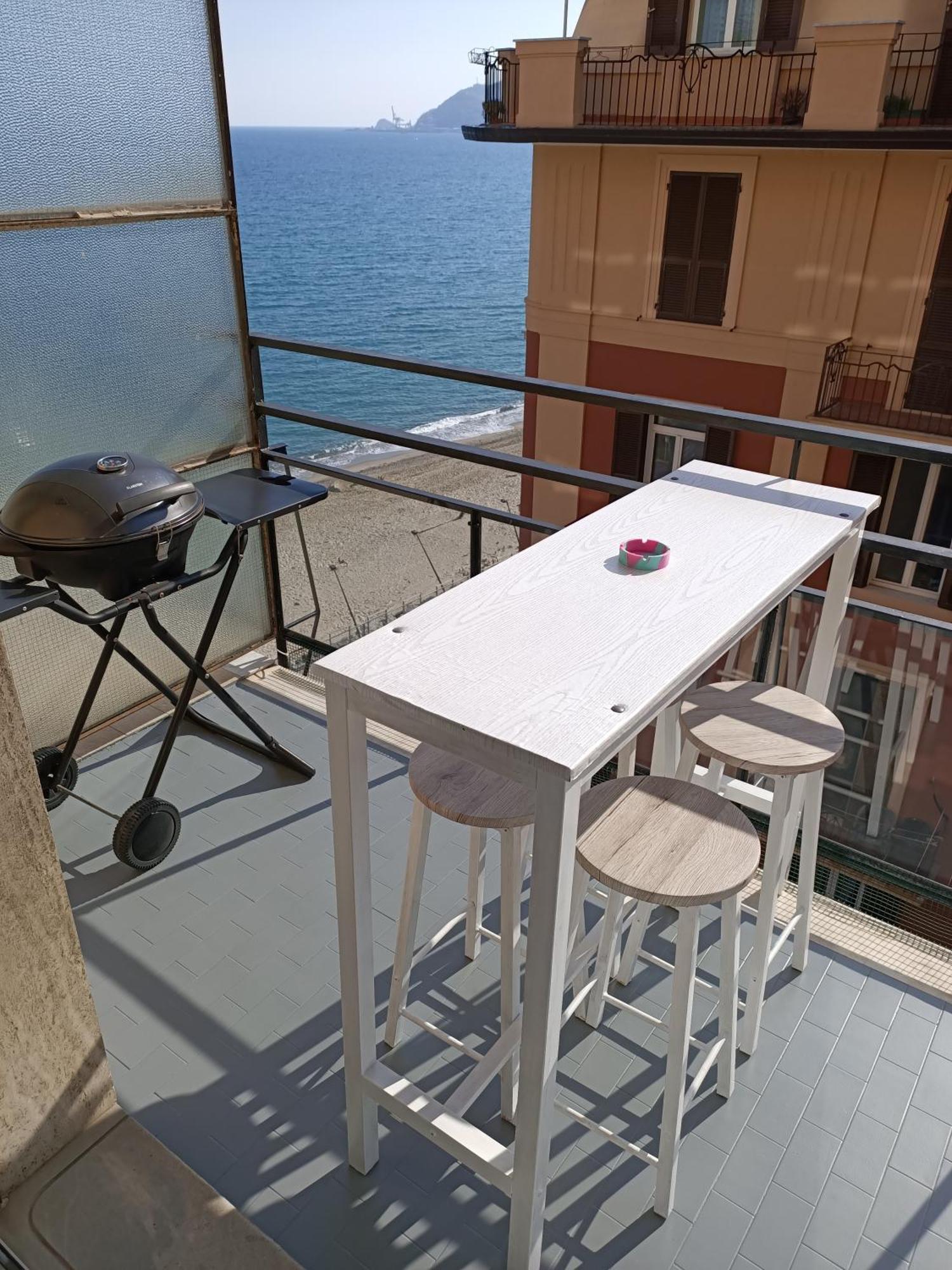 Casa Di Noemi - Seafront With Parking Apartment ซาโวนา ภายนอก รูปภาพ